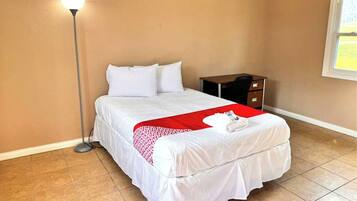 Room, 1 Queen Bed, Smoking | Free WiFi, bed sheets