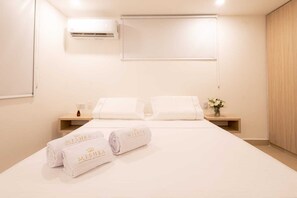 1 bedroom, in-room safe, iron/ironing board, free WiFi