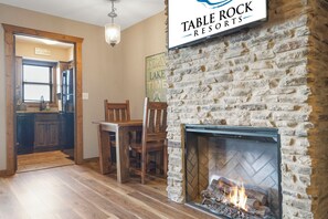 Dining - Family-Friendly 2BR • Patios, Fireplaces, Pools & Lake Resort Fun (Branson)