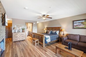 1 slaapkamer, een strijkplank/strijkijzer, gratis wifi, beddengoed