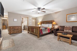 2 bedrooms, iron/ironing board, free WiFi, bed sheets - 2 BD Lake Condo, Ticket Discounts, Resort perks (Branson)