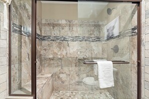 Shower, hair dryer, towels - 1 Bedroom Lake Condo, sleeps 3, Resort Perks, Ticket/Golf Deals (Branson)