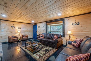 تلفزيون ذكي، مدفأة، ألعاب فيديو، كُتُب