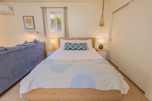 1 habitación, tabla de planchar con plancha, wifi gratis y ropa de cama