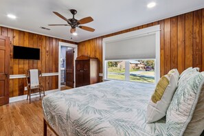 2 chambres, fer et planche à repasser, Wi-Fi gratuit, draps fournis