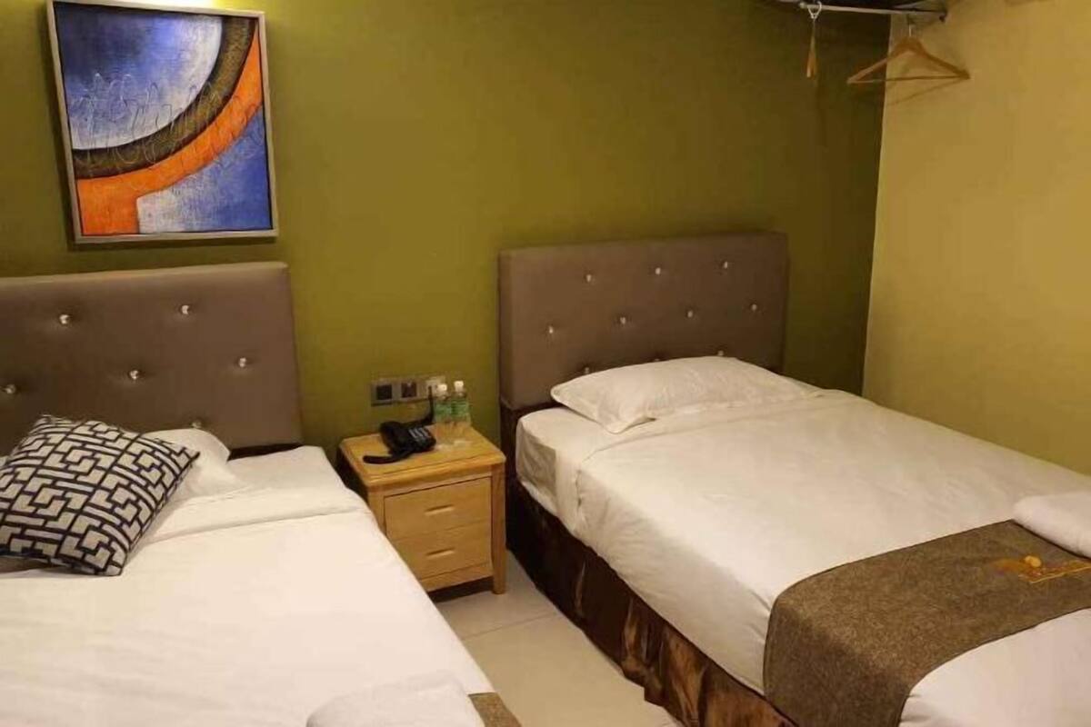 Iron/ironing board, free WiFi, bed sheets