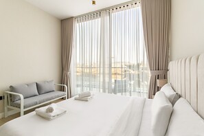 2 bedrooms, iron/ironing board, free WiFi, bed sheets - Luxurious 2 BD with Private Jacuzzi in JVC (Dubai)
