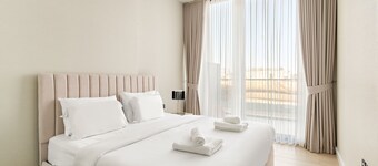 Luxurious 2 BD with Private Jacuzzi in JVC