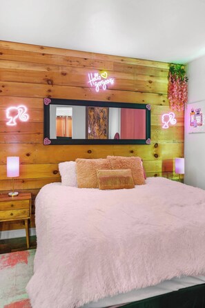 1 habitación, tabla de planchar con plancha, wifi gratis y ropa de cama 