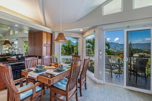 Condo, 3 Bedrooms | Dining