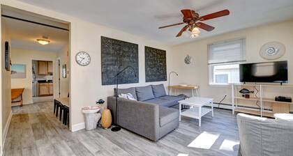 Charming 2-bedroom 50 ft from Fort Trumbull private beach.