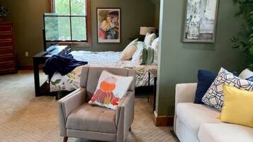 1 bedroom, desk, iron/ironing board, WiFi