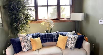Red Rock Loft | *Pet Friendly* Hunter's Dream