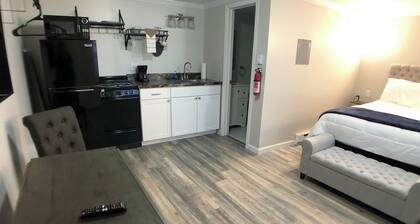 All-Inclusive Studio apartment with utilities included-Unit 1