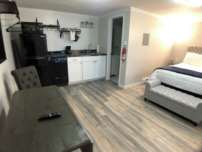 All-Inclusive Studio apartment with utilities included-Unit 1