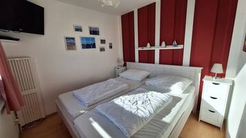 2 bedrooms, in-room safe, iron/ironing board, travel crib