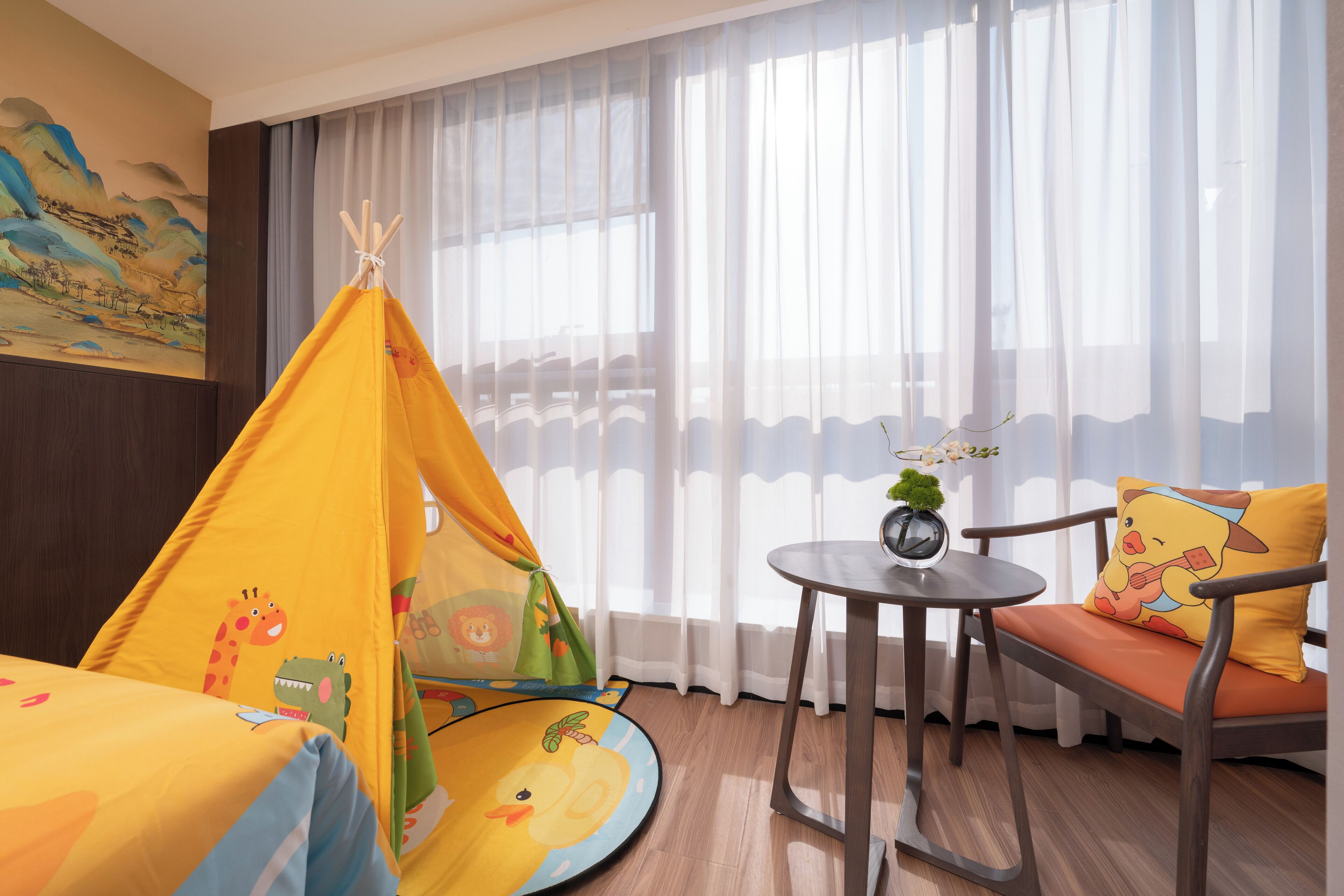 家庭三人房 | 笔记本电脑工作区、免费 WiFi