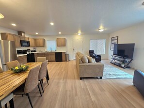 Interior - Eastern Desert Chic (Umatilla)