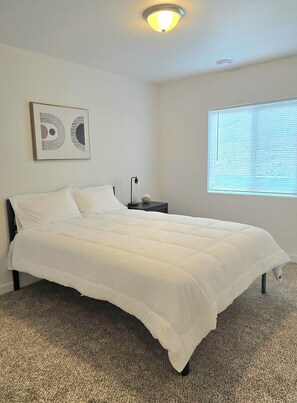 3 bedrooms, desk, iron/ironing board, travel cot