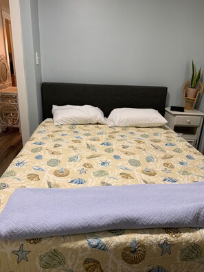 2 chambres, fer et planche à repasser, Wi-Fi gratuit, draps fournis