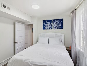 2 habitaciones, tabla de planchar con plancha y wifi gratis 