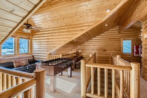 Condo, 3 Bedrooms | Living area