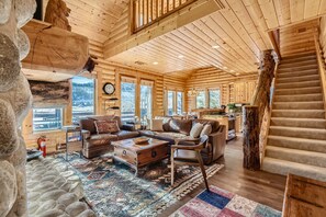 Appartement, 3 slaapkamers | Woonruimte | Een smart-tv