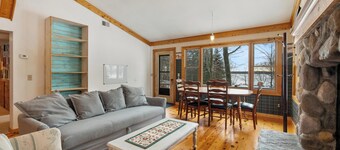 Private beachfront cottage,  WiFi and AC on Lake Paradise, minutes from Mackinaw