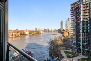 Property grounds - Battersea Power Station | River View | 2BR 2BA (London)