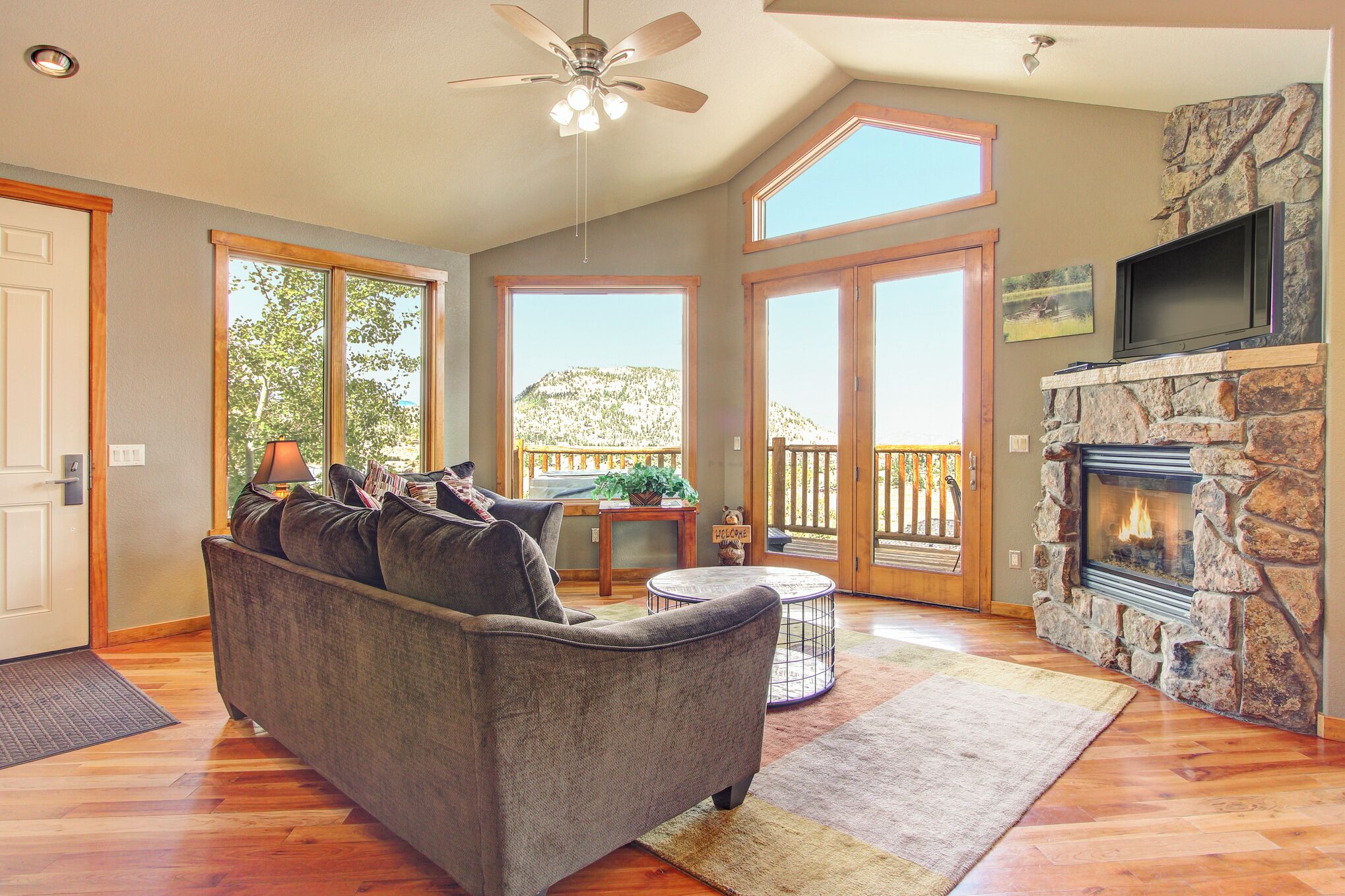 Condo, 2 Bedrooms | Living area