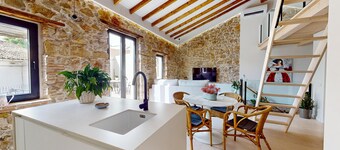 Apartamento Ca la iaia in the centre of Denia. Wifi, A/C