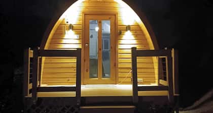 Ridgetop Retreat Cabin at Highland Hideaways - Arcade & Drive-in Theater