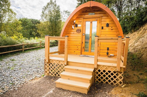 Ridgetop Retreat Cabin at Highland Hideaways - Arcade & Drive-in Theater