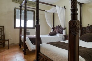 3 chambres, fer et planche à repasser, accès Internet, draps fournis