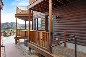 Condo, 2 Bedrooms | Exterior detail