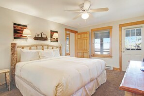 Condo, 2 Bedrooms