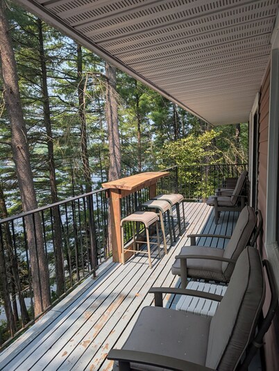 Private Lakefront Escape Near Frontenac Park – Unplug, Unwind, Relax!