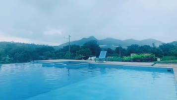 Utomhuspool