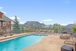 Appart'hôtel, 2 chambres | Piscine