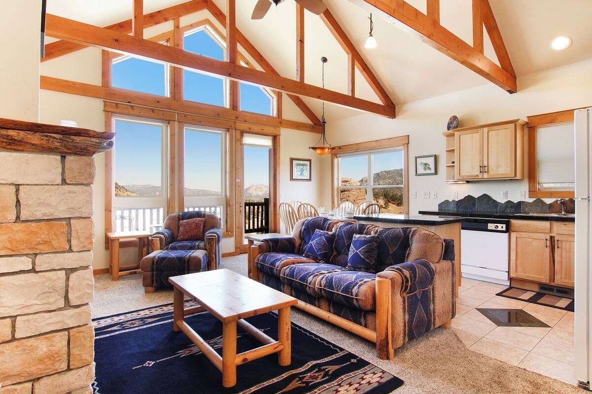 Condo, 2 Bedrooms | Living area
