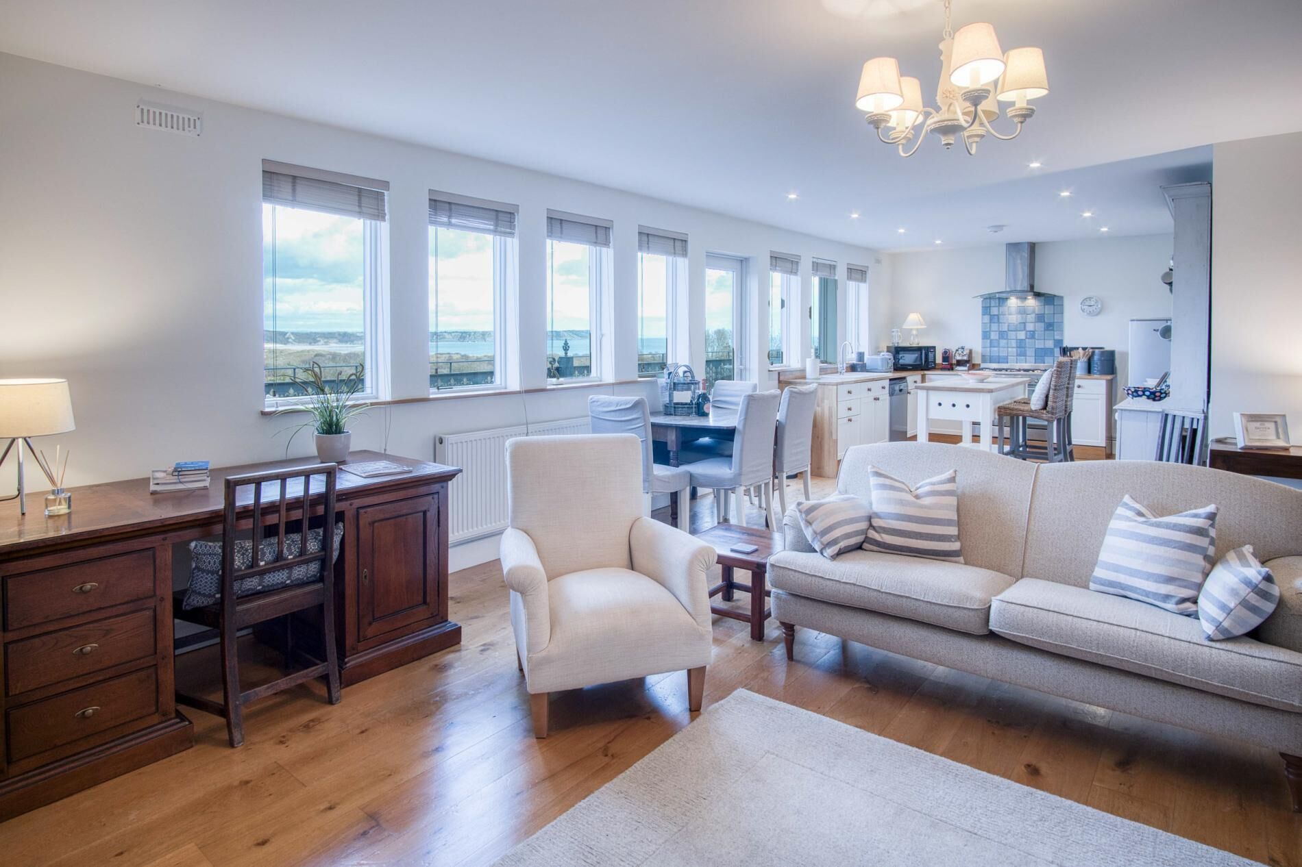 Smart-tv och eldstad