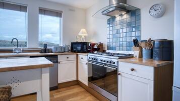 Kühlschrank, Mikrowelle, Toaster, Hochstuhl