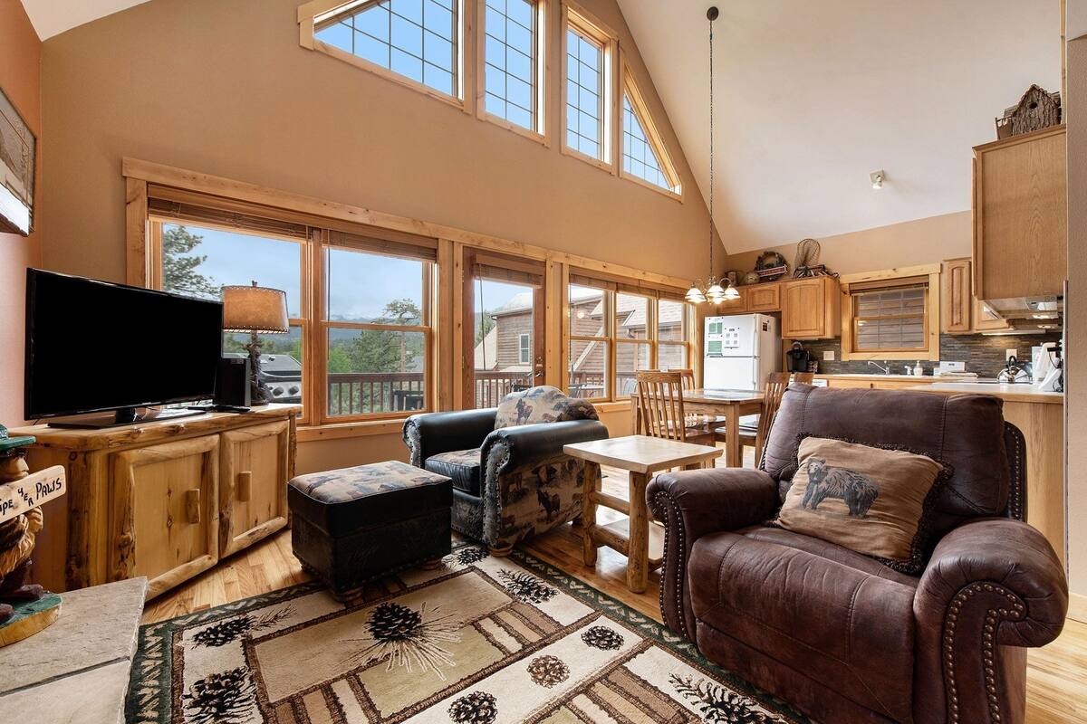 Condo, 2 Bedrooms | Living area