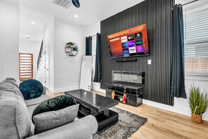 TV, fireplace