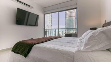 1 bedroom, iron/ironing board, WiFi (free), bed sheets