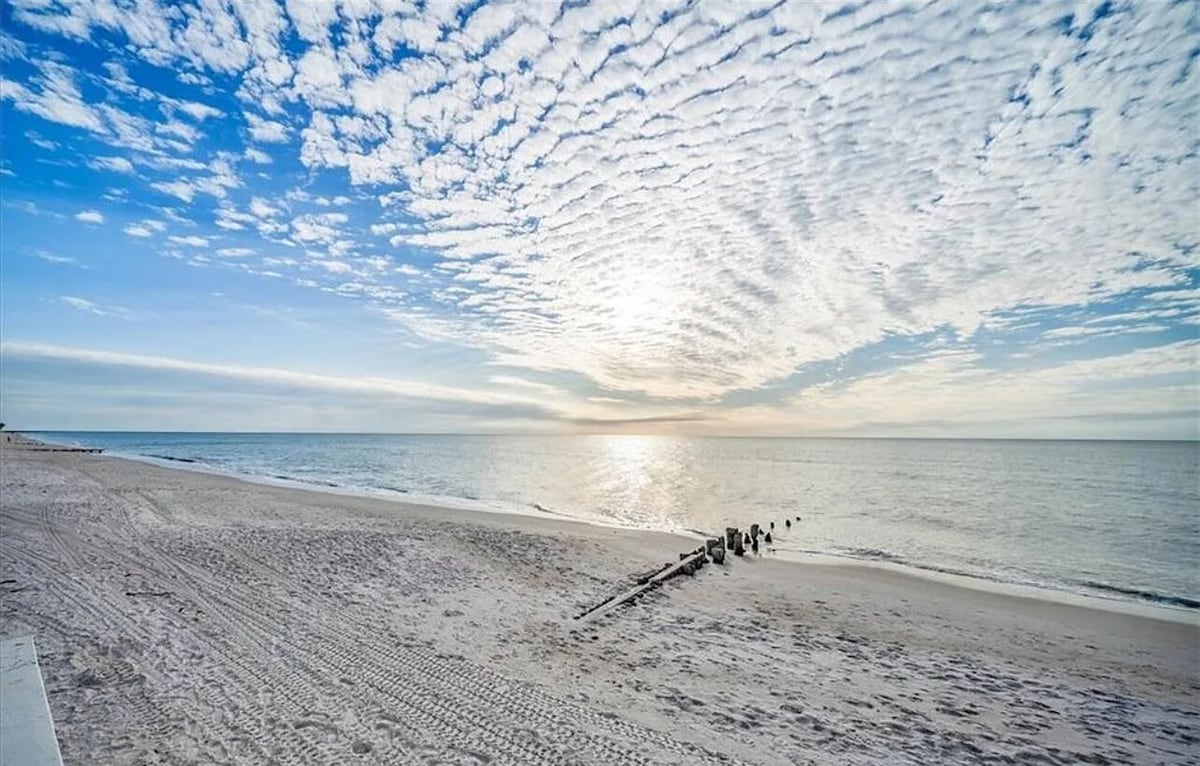 Photo 29 of Private Beach Oceanfront Mansion in Luxurious Naples Spacious 5-bedroom Palms
