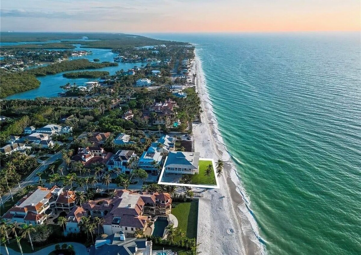 Photo 2 of Private Beach Oceanfront Mansion in Luxurious Naples Spacious 5-bedroom Palms