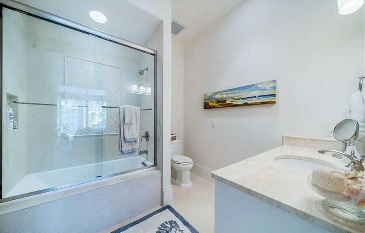 Photo 25 of Private Beach Oceanfront Mansion in Luxurious Naples Spacious 5-bedroom Palms
