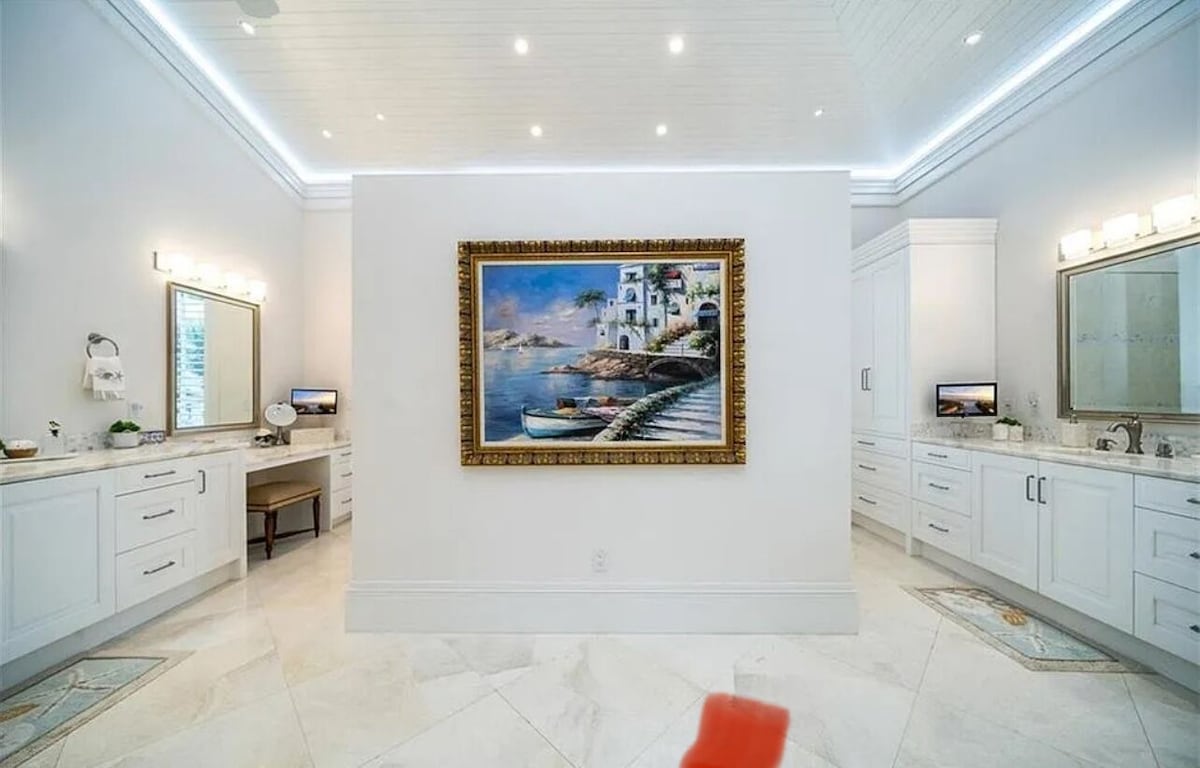 Photo 17 of Private Beach Oceanfront Mansion in Luxurious Naples Spacious 5-bedroom Palms