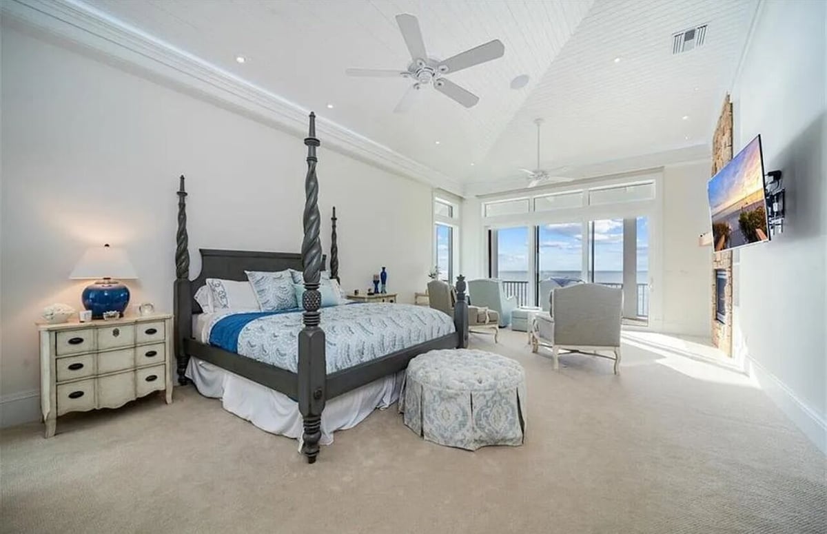 Photo 14 of Private Beach Oceanfront Mansion in Luxurious Naples Spacious 5-bedroom Palms